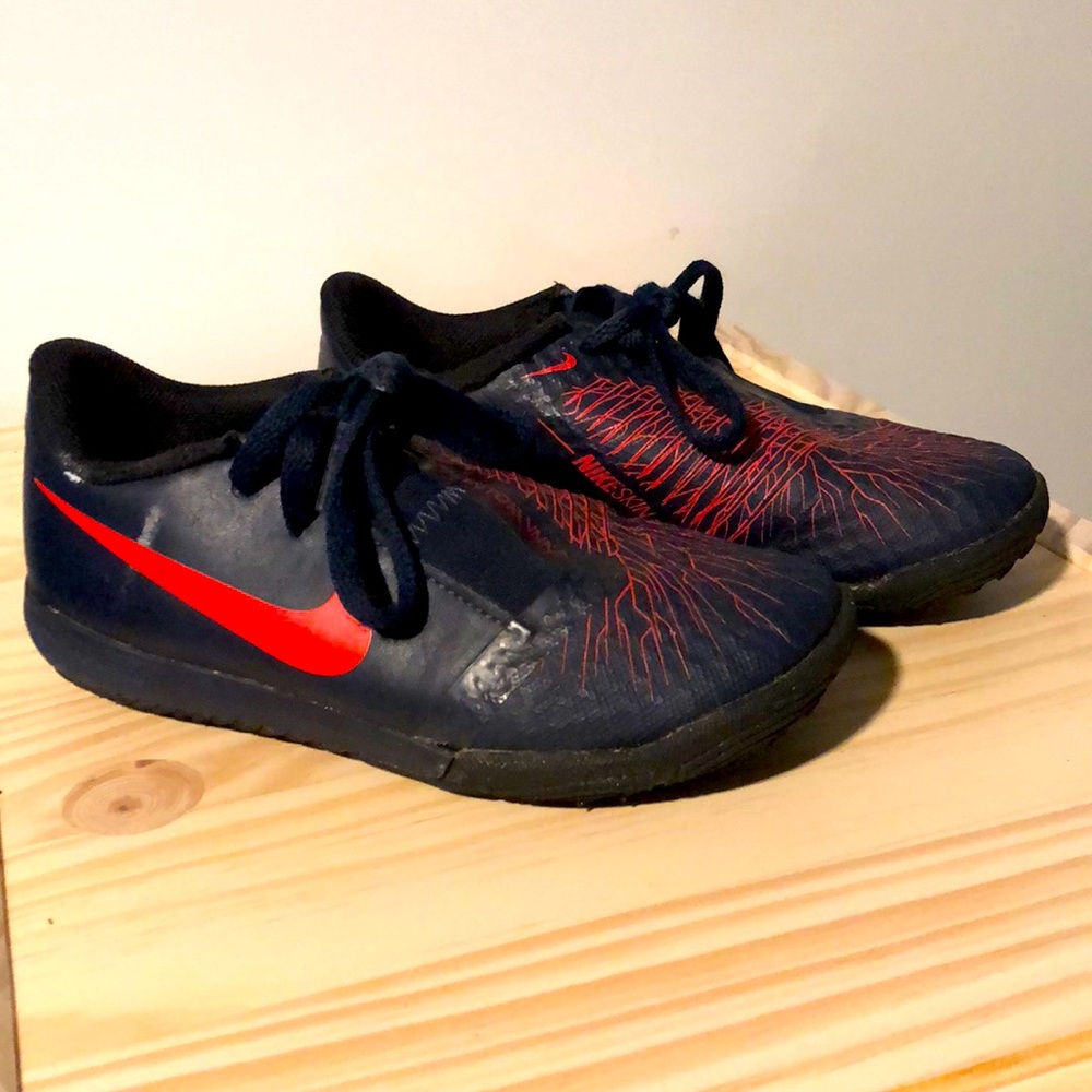 NIKE PHANTOM VENOM ACADEMY TURF